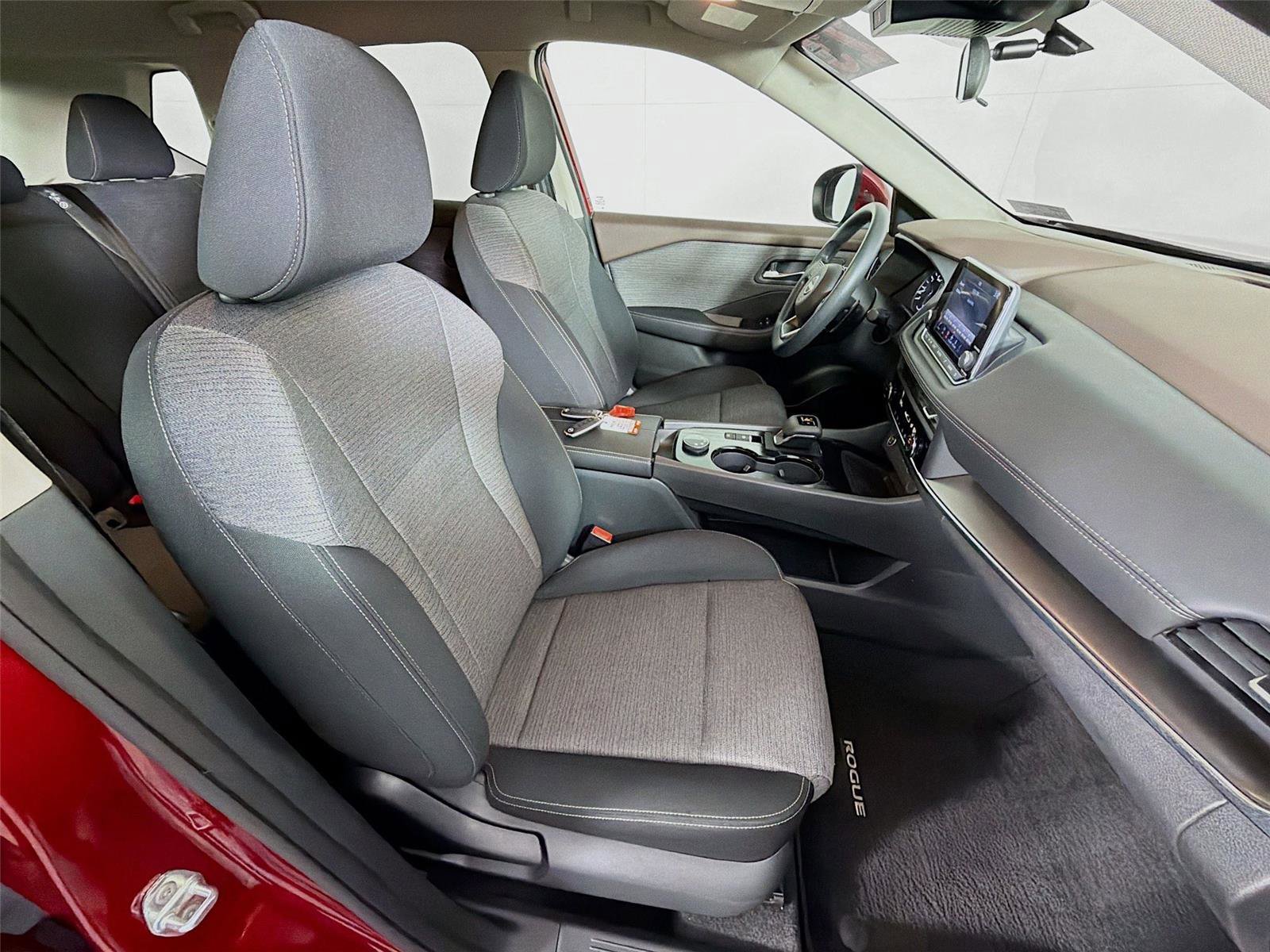 Used 2023 Nissan Rogue SV AWD/4WD image 26