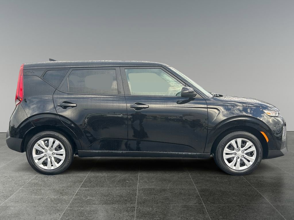 Used 2021 Kia Soul LX image 8