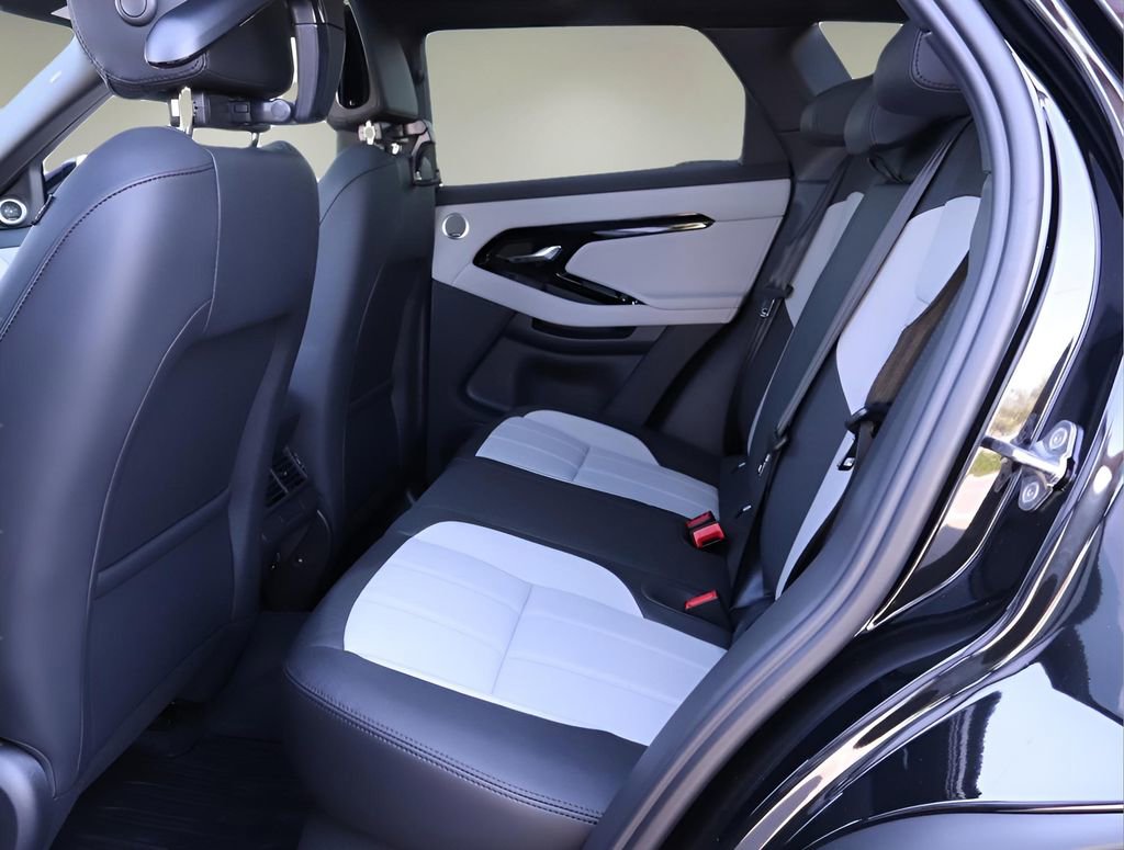 Used 2026 Land Rover Range Rover Evoque Dynamic SE image 13