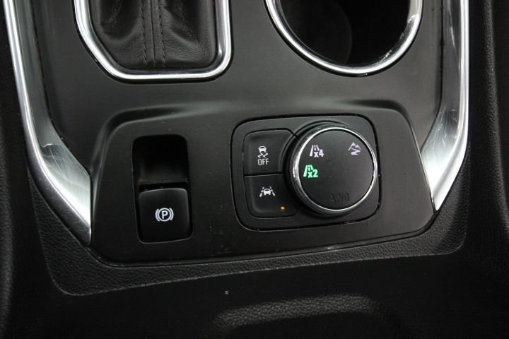 Used 2020 Chevrolet Traverse LT w/ Driver Confidence II Package AWD/4WD image 27