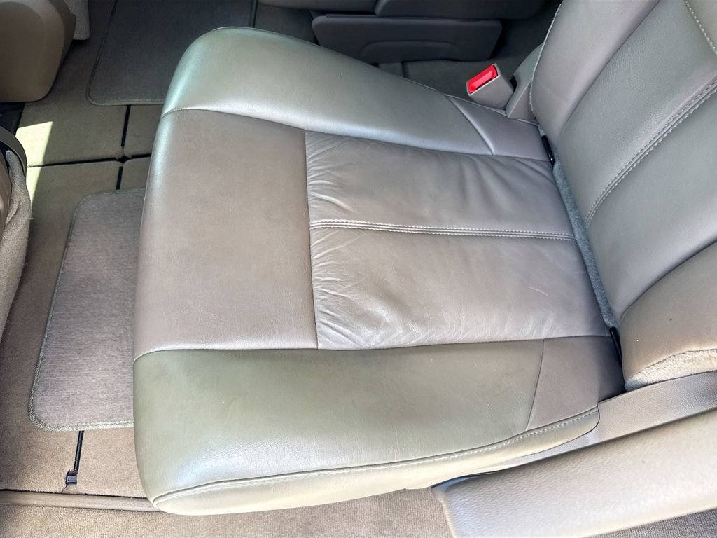 Used 2013 Chrysler Town & Country Limited w/ Luxury Group FWD image 25