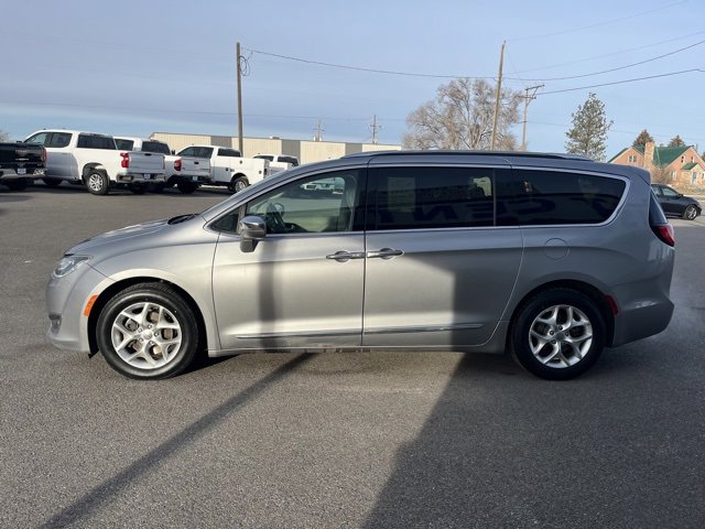 Used 2020 Chrysler Pacifica Limited image 9