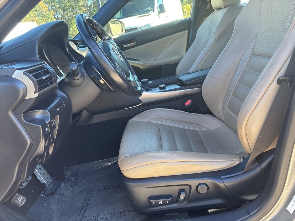 Used 2017 Lexus IS 200t image 34