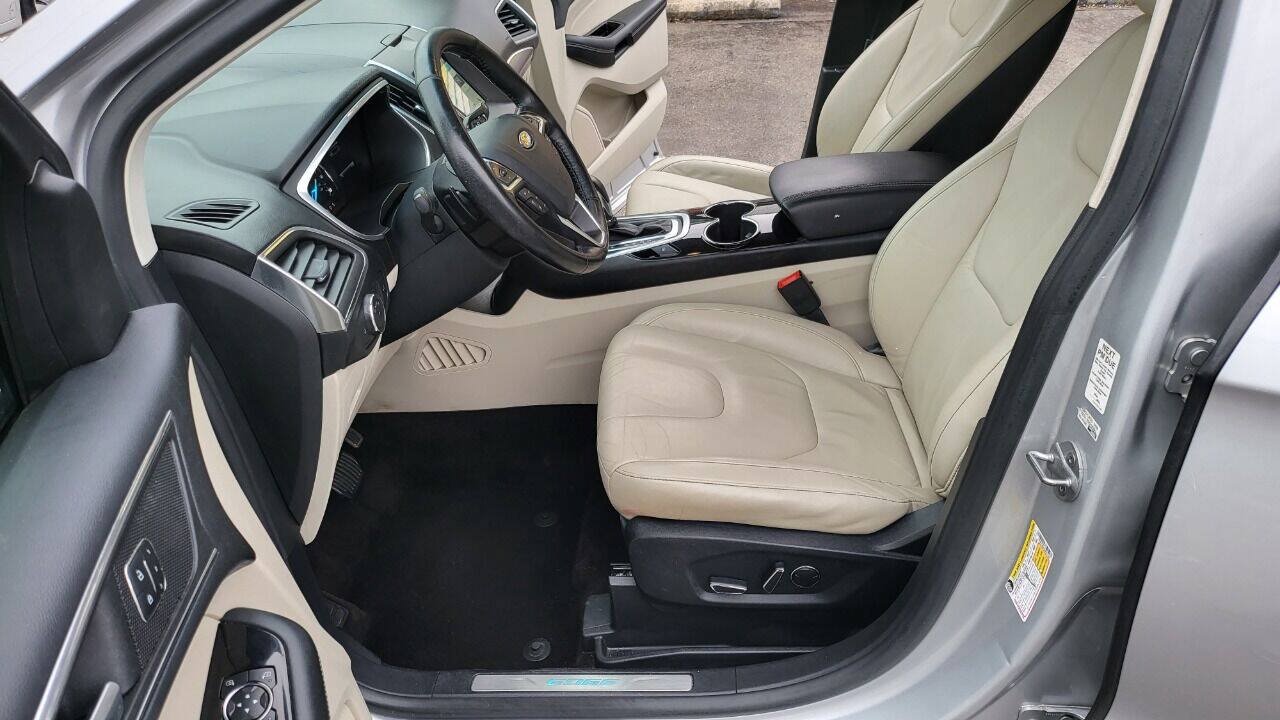 Used 2016 Ford Edge Titanium FWD image 14