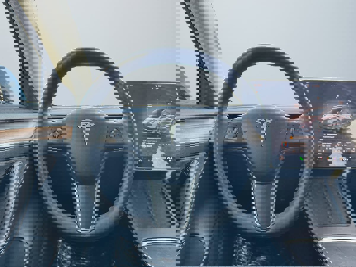 Used 2023 Tesla Model 3 Standard Range image 11