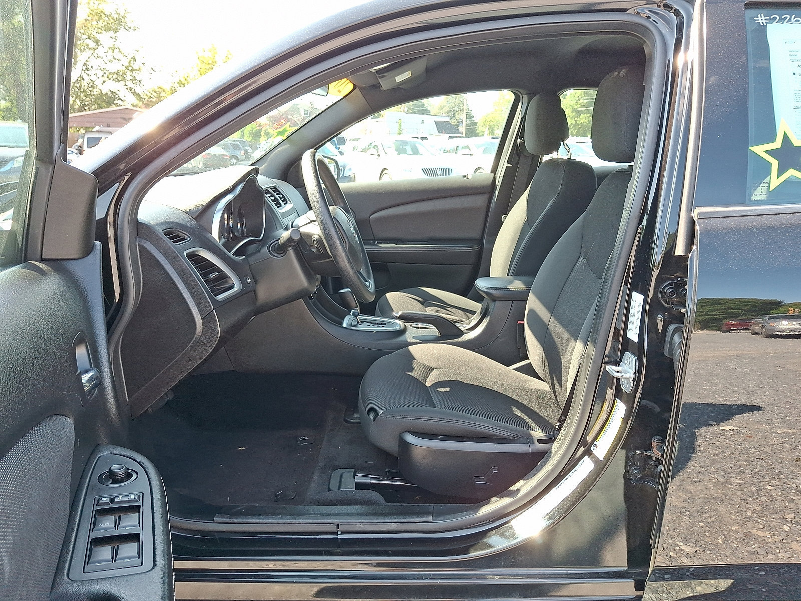 Used 2013 Dodge Avenger SE image 14