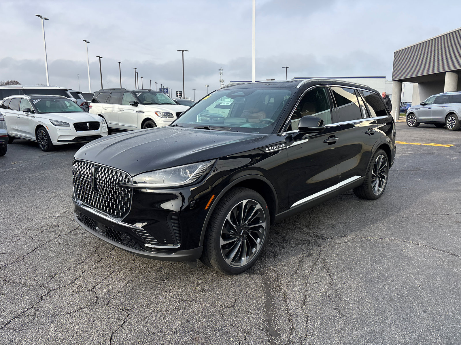 New 2026 Lincoln Aviator Reserve image 3