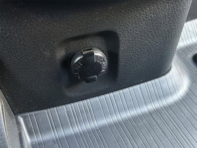 Certified 2023 Toyota Sienna Platinum image 31