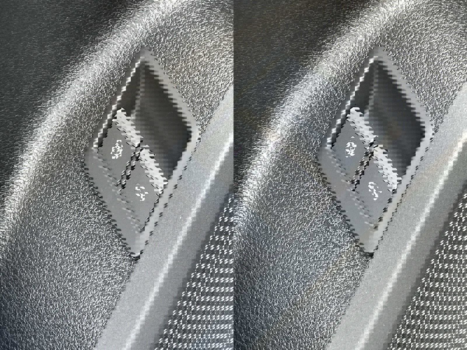 Used 2020 Audi Q5 e Prestige w/ Prestige Package image 18