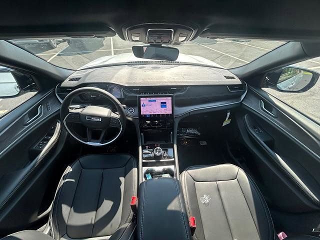 New 2025 Jeep Grand Cherokee L Limited w/ Black Appearance Package image 11