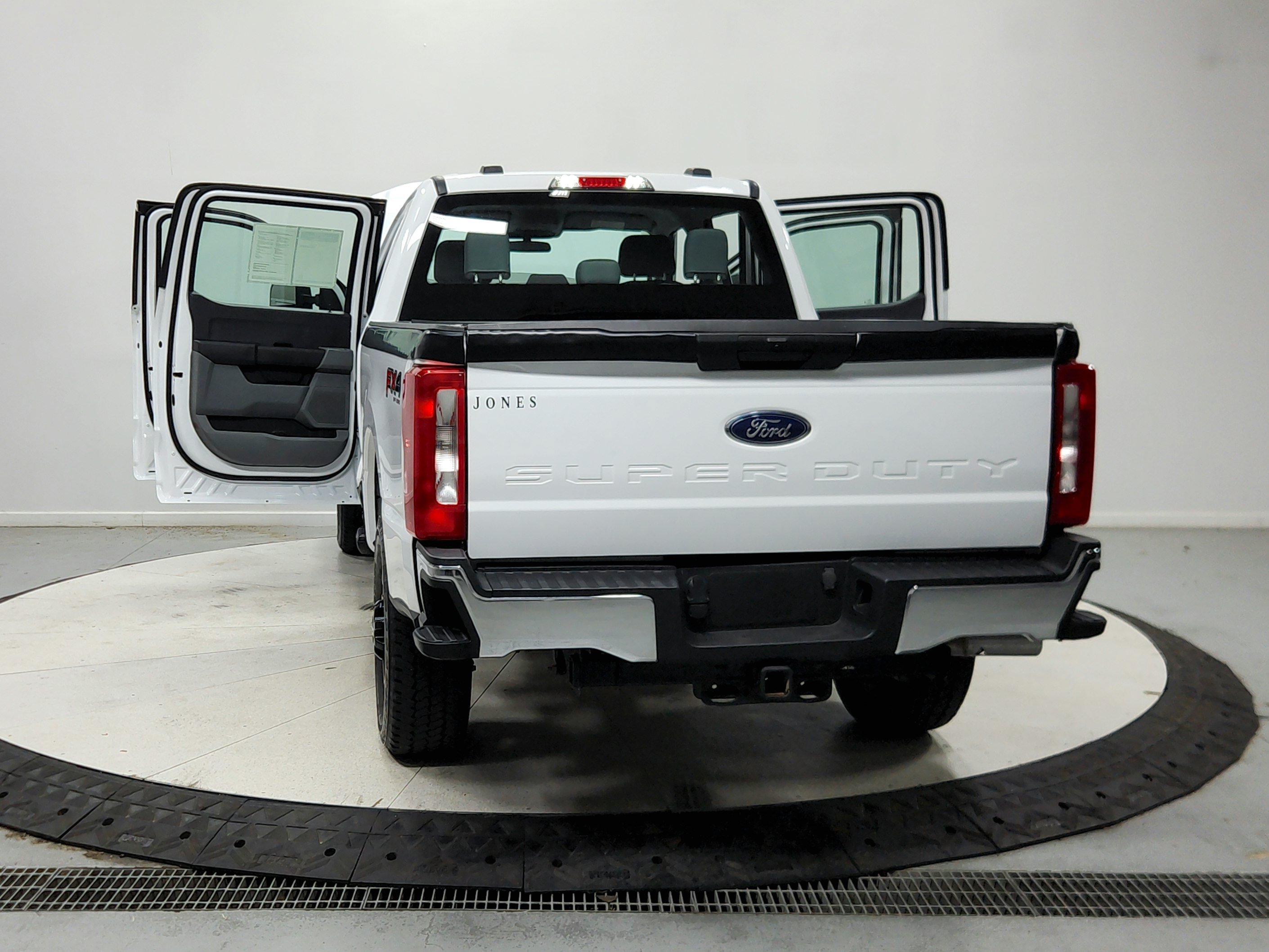 Used 2024 Ford F250 XL w/ FX4 Off-Road Package AWD/4WD image 15