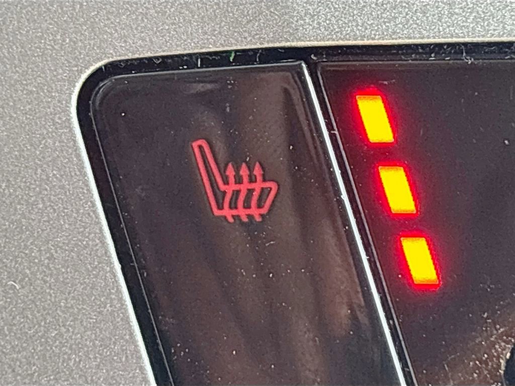 Used 2024 Ford Explorer XLT w/ Equipment Group 202A image 19