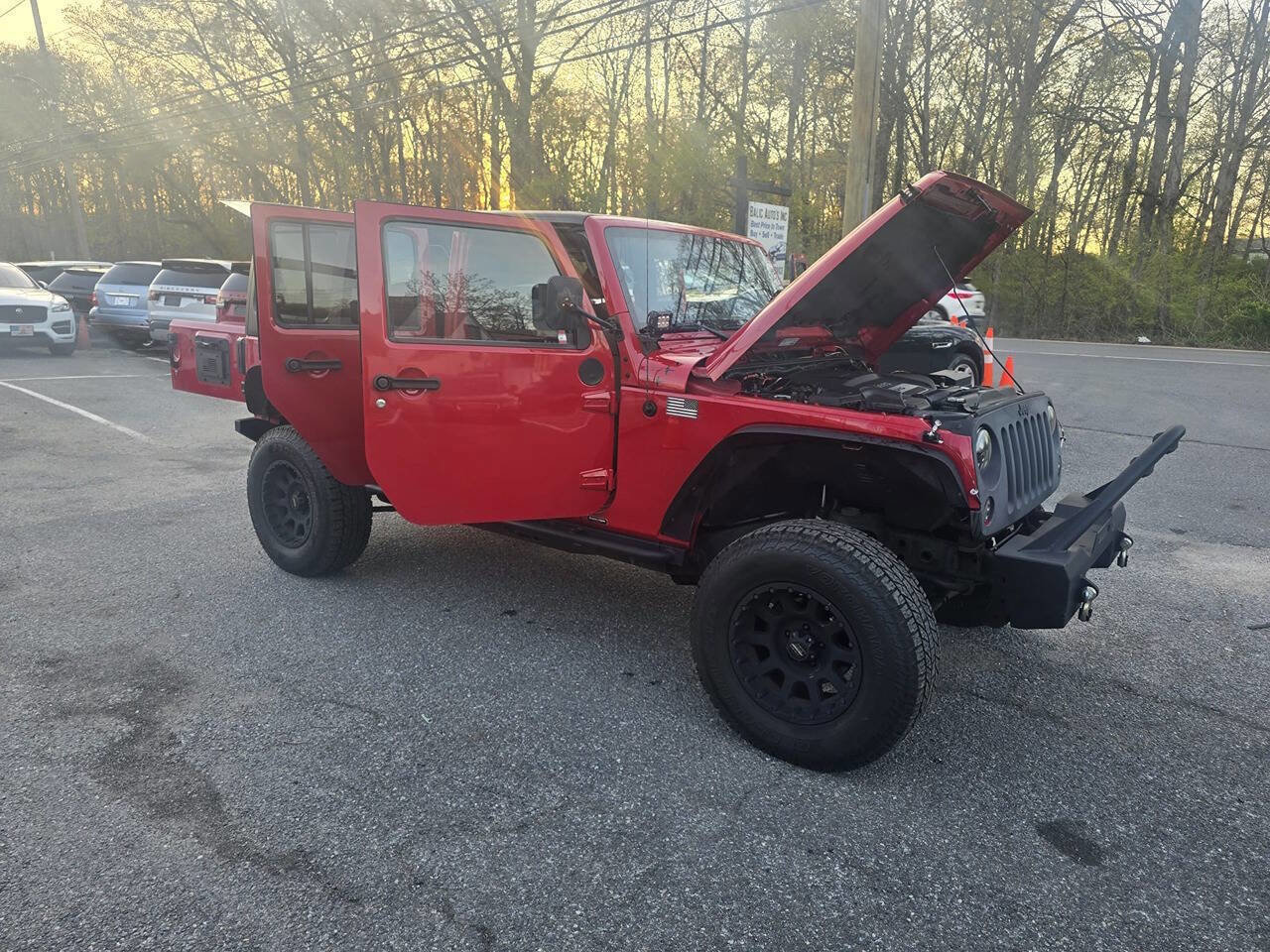 Used 2014 Jeep Wrangler Unlimited Sahara image 9