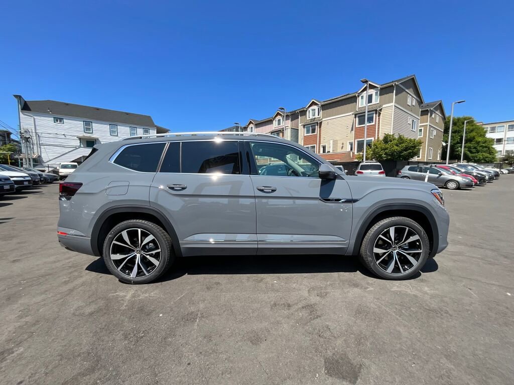 New 2025 Volkswagen Atlas SEL Premium R-Line image 8