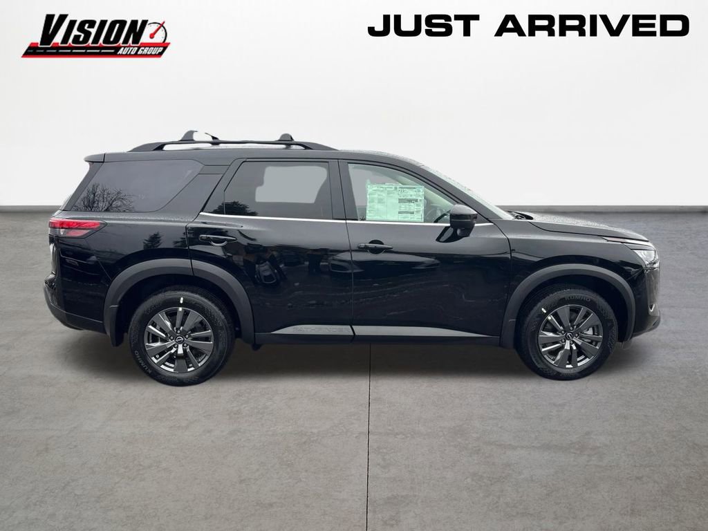 New 2025 Nissan Pathfinder SV image 4
