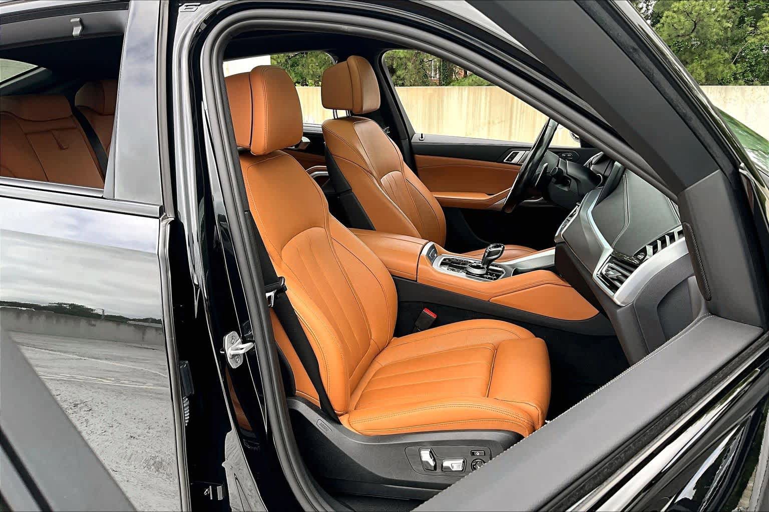 Used 2022 BMW X6 xDrive40i w/ Executive Package AWD/4WD image 9