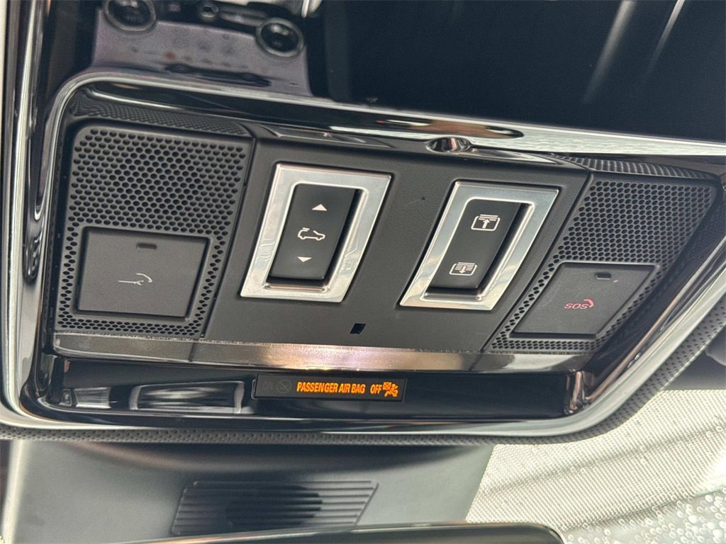 Certified 2021 Land Rover Range Rover SV Autobiography Dynamic image 25