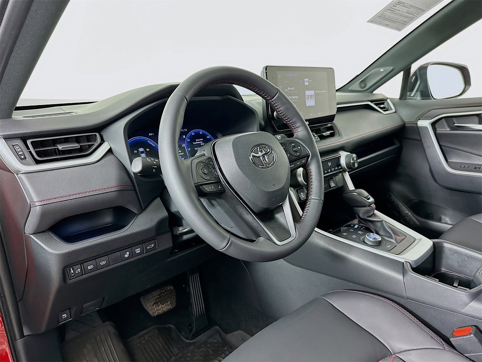 Certified 2025 Toyota RAV4 XSE w/ Weather Package image 9