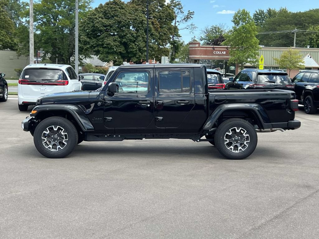 New 2026 Jeep Gladiator Sport AWD/4WD image 2