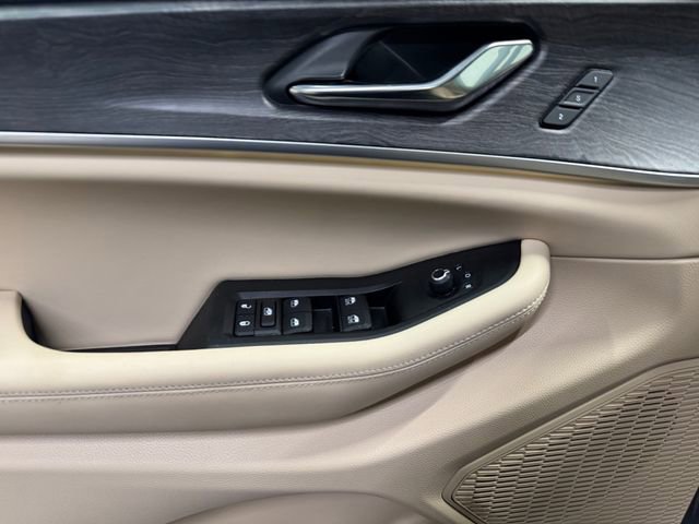 Used 2024 Jeep Grand Cherokee Limited w/ Luxury Tech Group II image 14