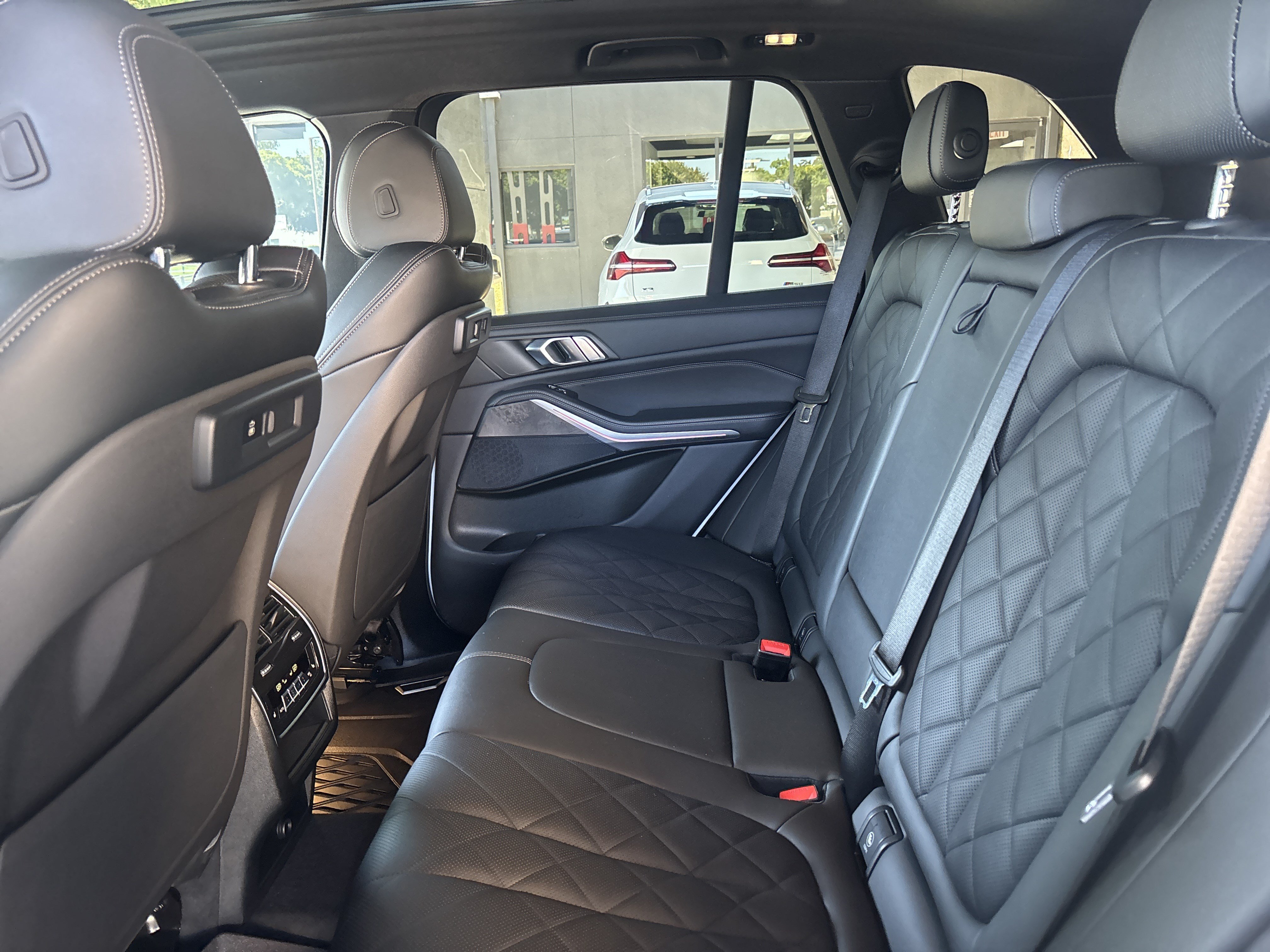 Used 2023 BMW X5 xDrive40i w/ Climate Comfort Package AWD/4WD image 18