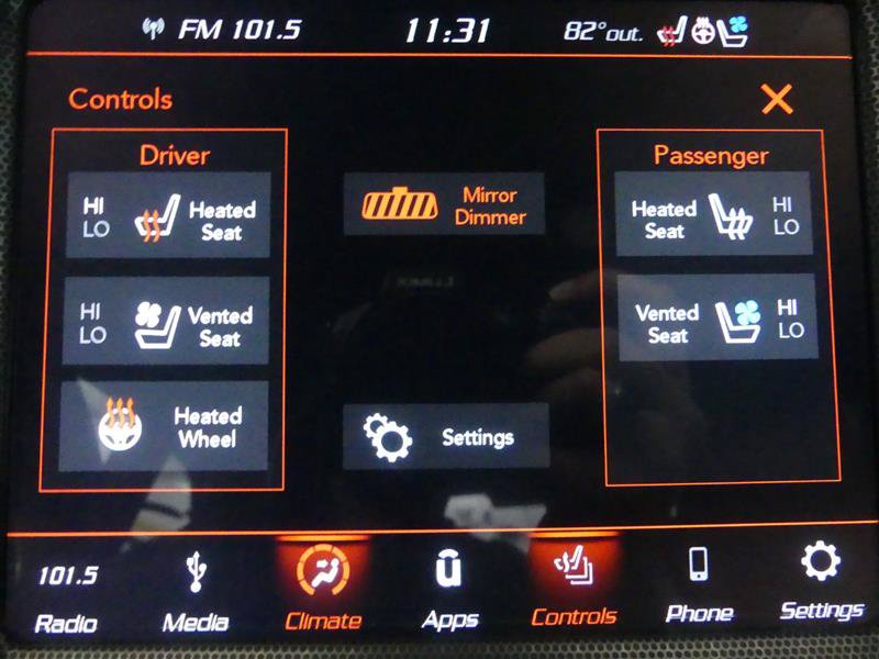 Used 2018 Dodge Challenger R/T Scat Pack w/ Leather Interior Group RWD image 12
