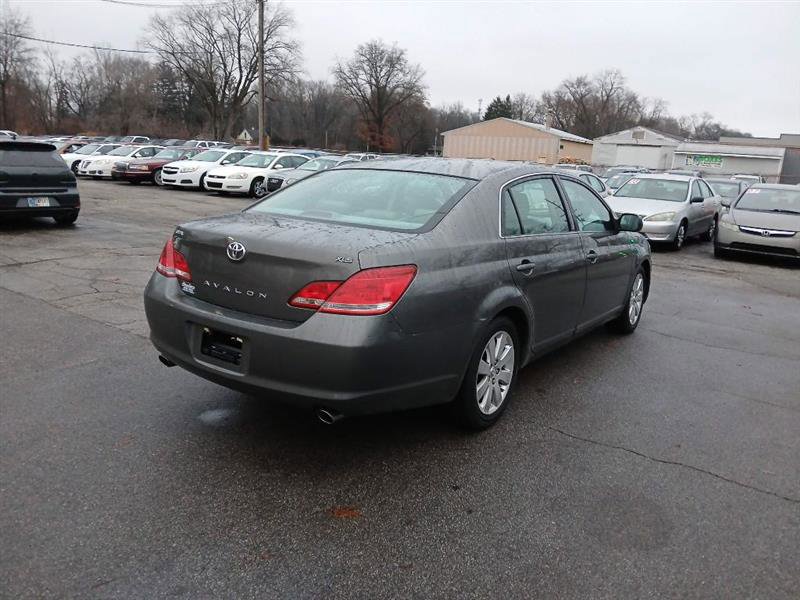 Used 2007 Toyota Avalon XL image 3