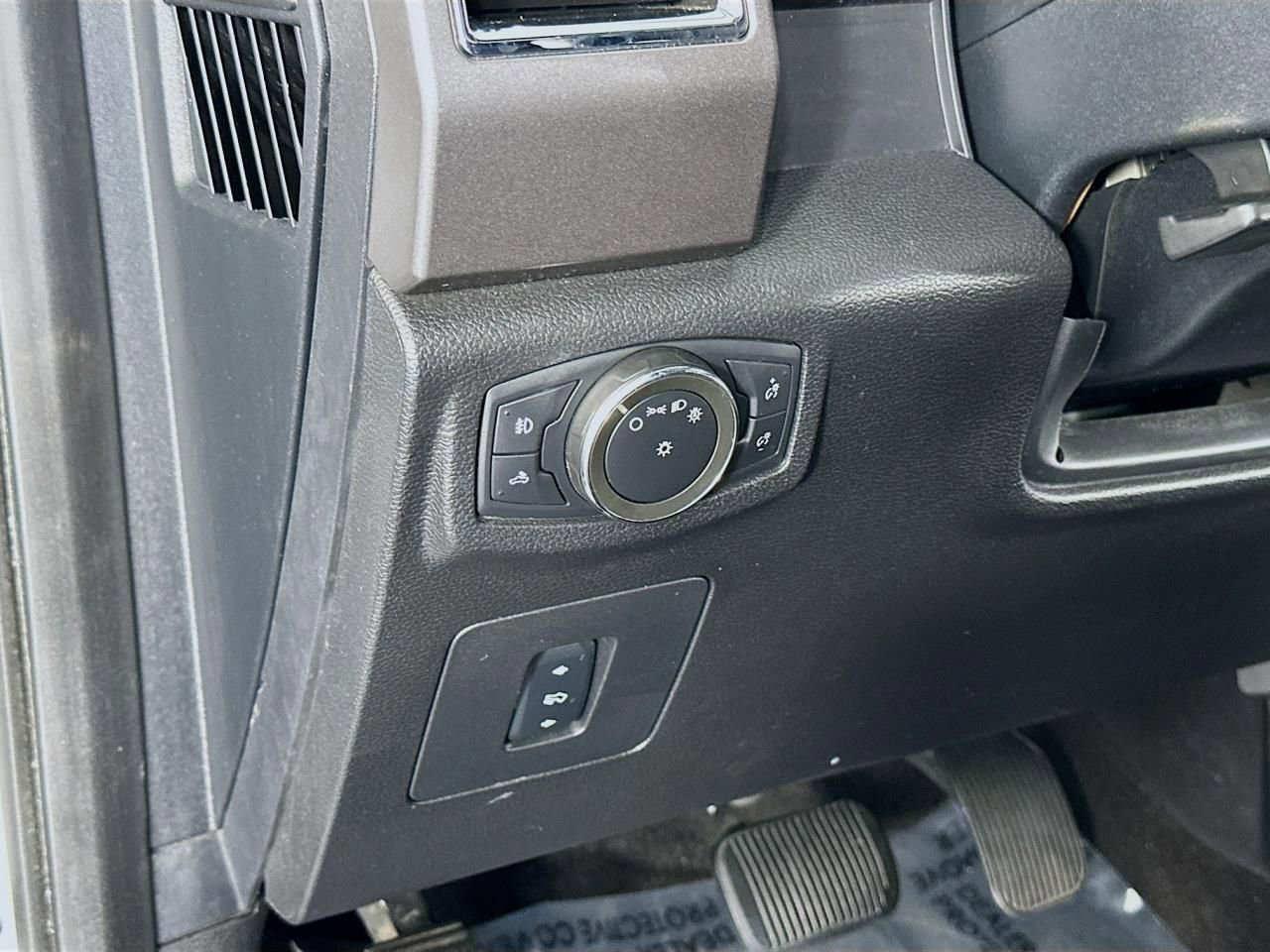 Used 2016 Ford F150 XLT w/ Equipment Group 302A Luxury image 28