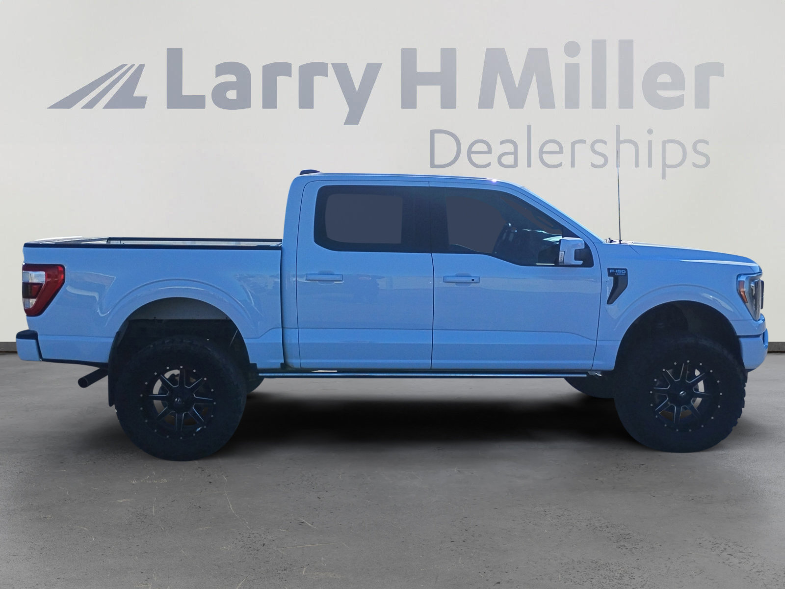 Used 2022 Ford F150 Lariat w/ Equipment Group 502A High image 6