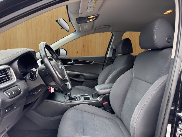 Used 2019 Kia Sorento AWD V6 image 9