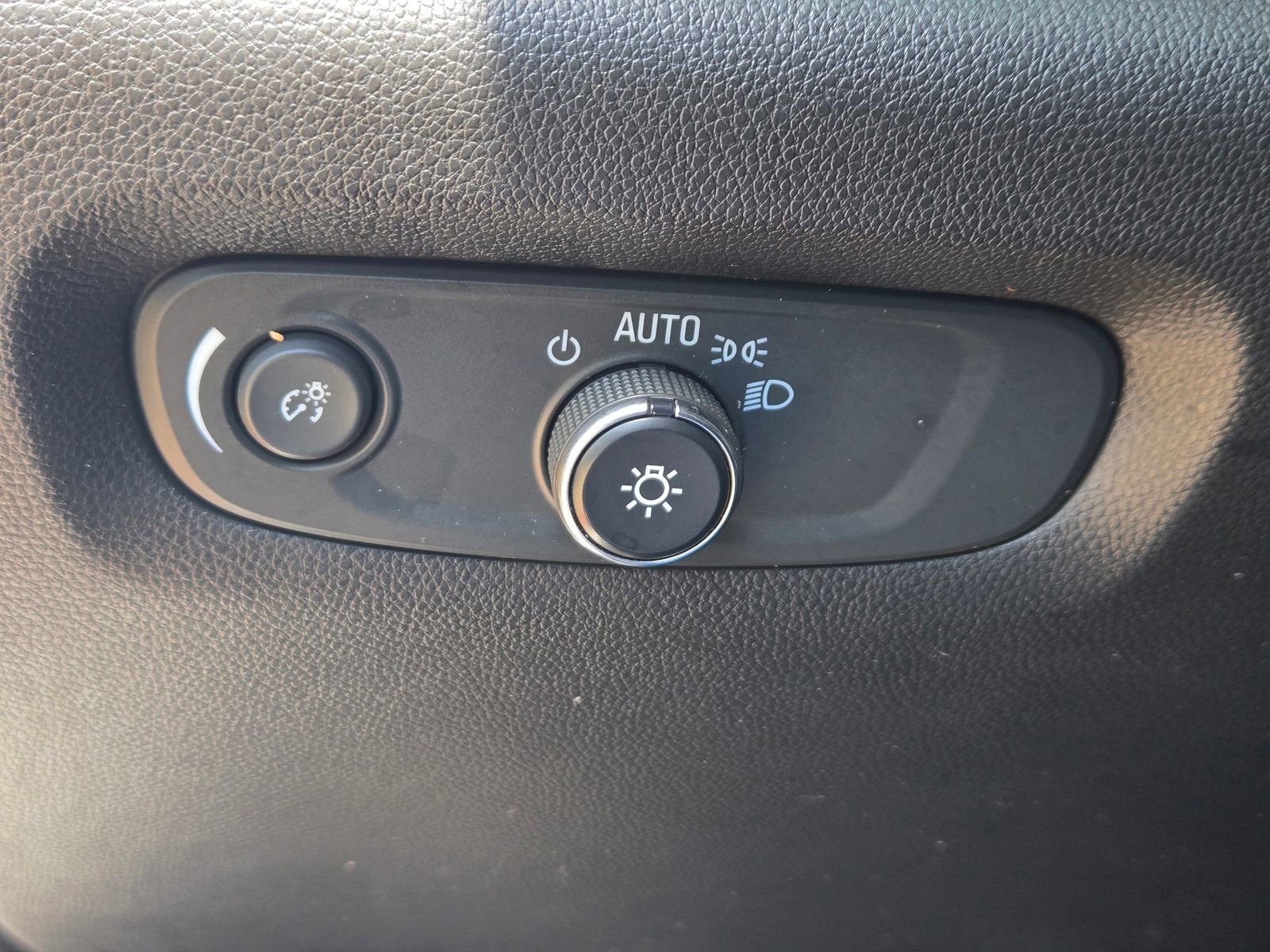 Used 2023 Chevrolet Traverse LS w/ Safety Package FWD image 22