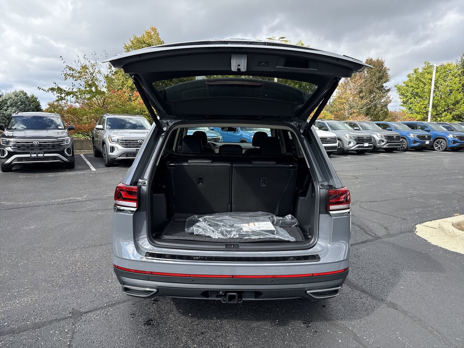 New 2026 Volkswagen Atlas SE image 25