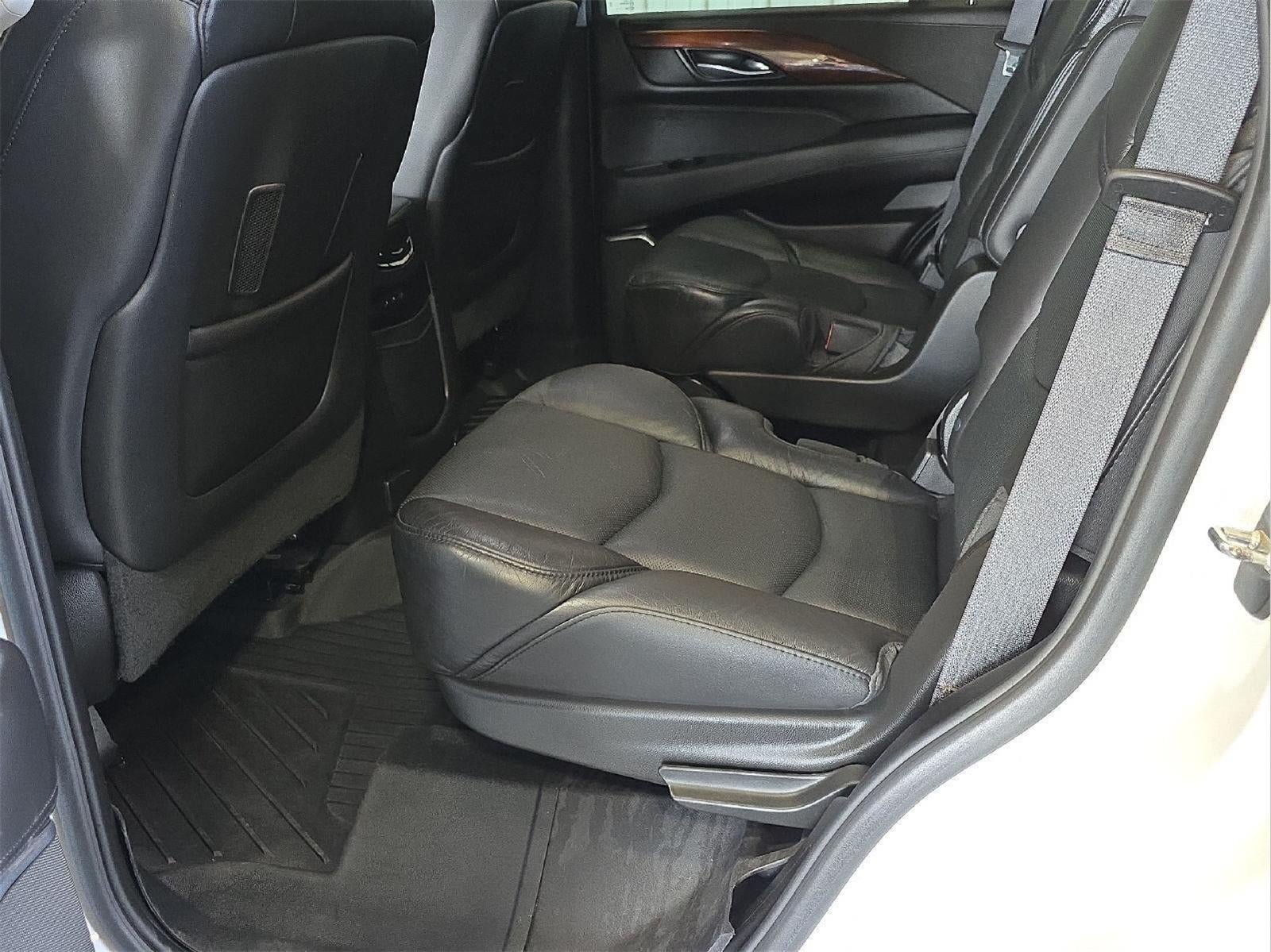 Used 2018 Cadillac Escalade Premium Luxury AWD/4WD image 19