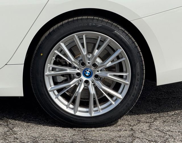 Certified 2023 BMW 330e xDrive 330e xDrive w/ Premium Package image 4