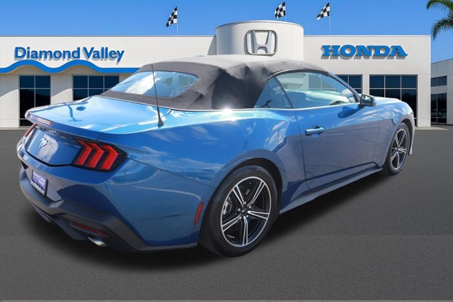 Used 2024 Ford Mustang Convertible image 6