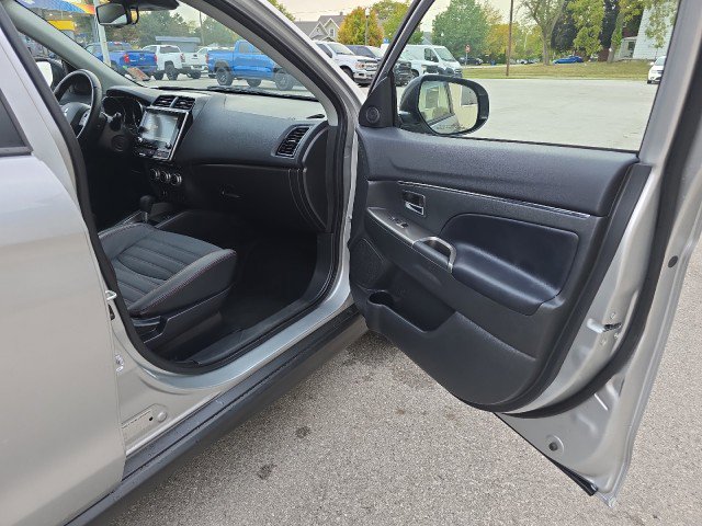 Used 2024 Mitsubishi Outlander Sport SE image 42