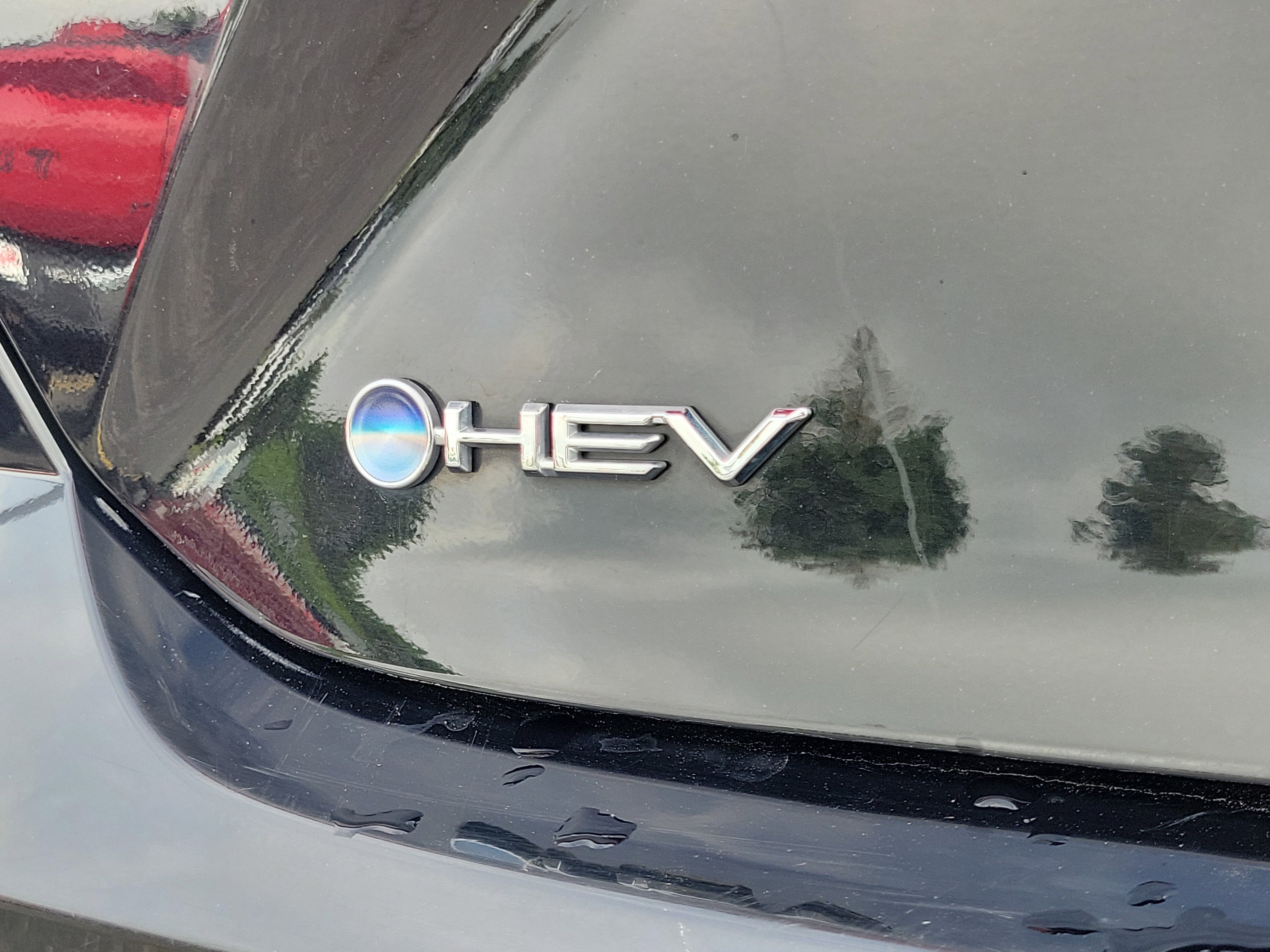 Used 2025 Toyota Camry SE FWD image 6