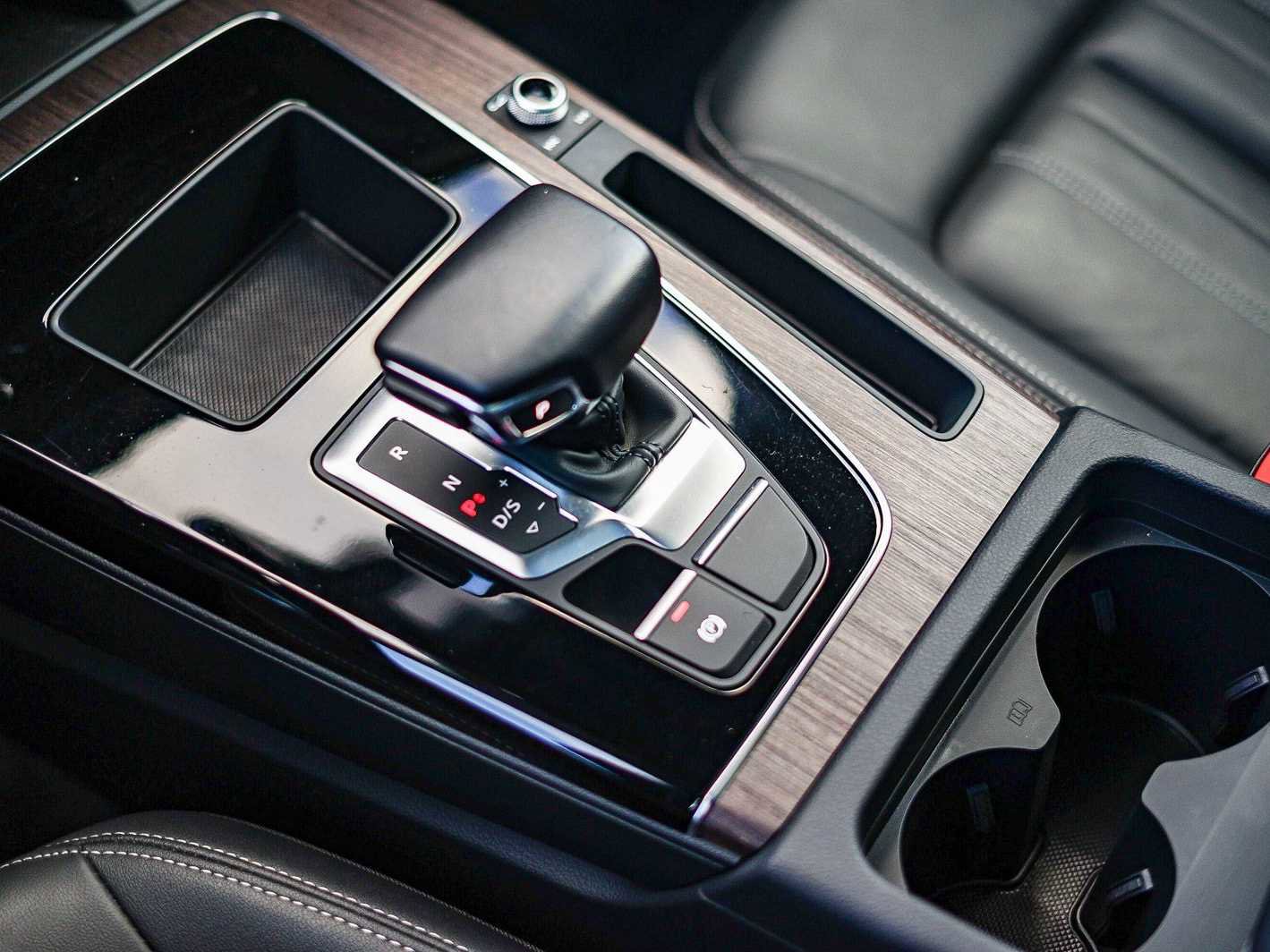 Used 2023 Audi Q5 Premium w/ Convenience Package image 25