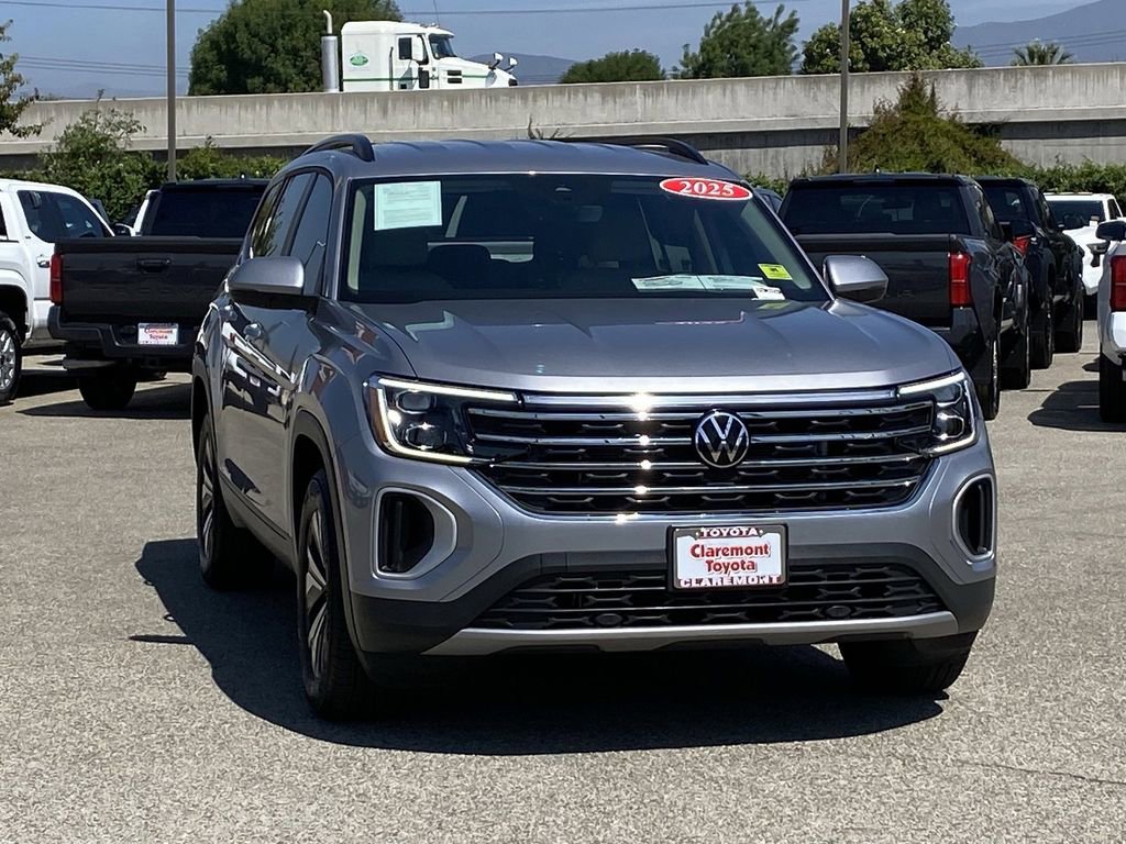 Used 2025 Volkswagen Atlas SE image 45