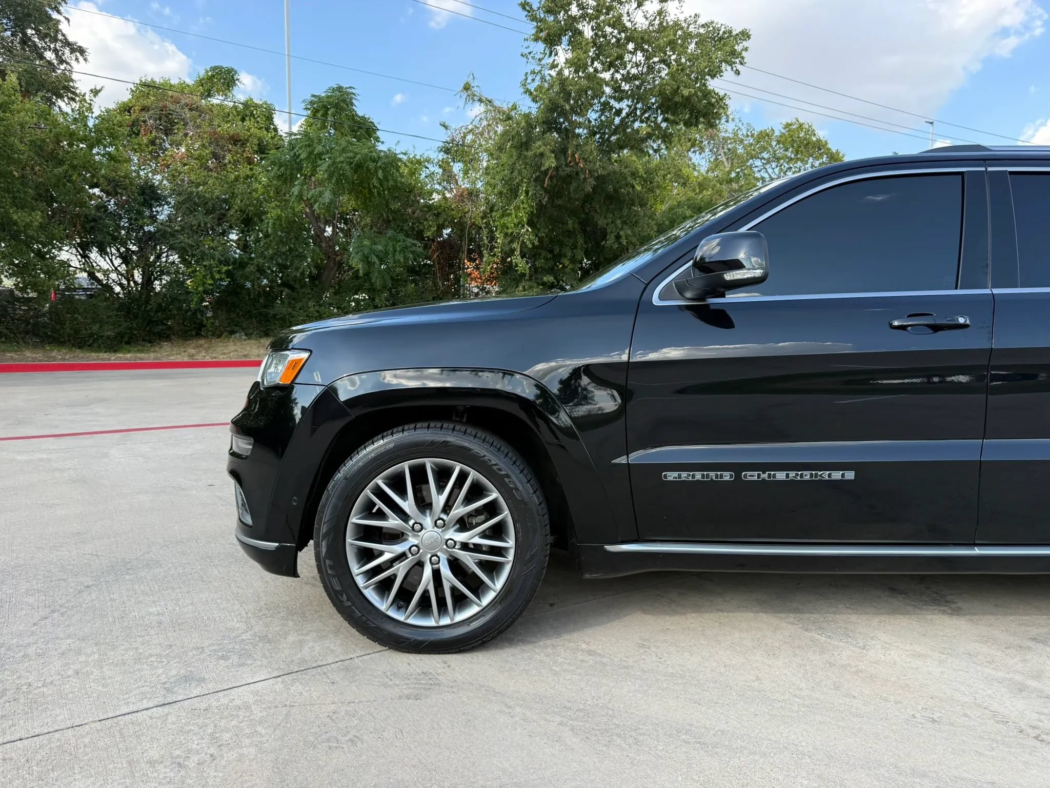 Used 2017 Jeep Grand Cherokee Summit w/ Platinum Series Group AWD/4WD image 16