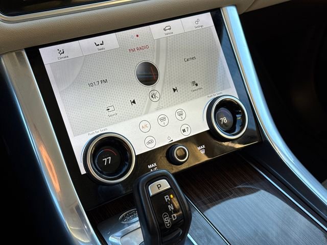 Used 2020 Land Rover Range Rover Sport SE image 27