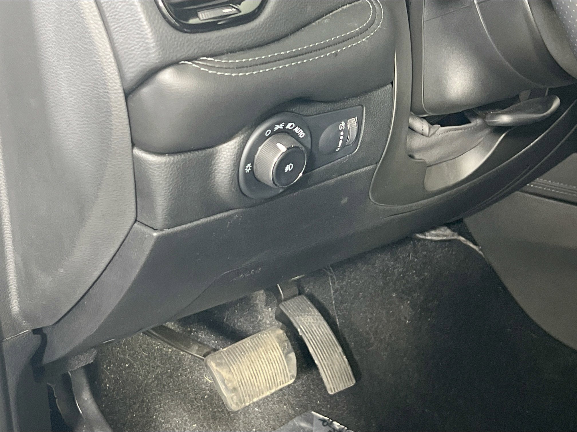 Used 2022 Dodge Durango SXT w/ Blacktop Package image 10