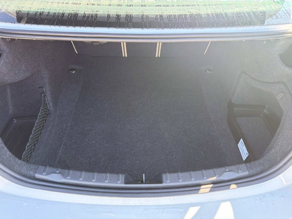 Used 2018 BMW 330i Sedan RWD image 8