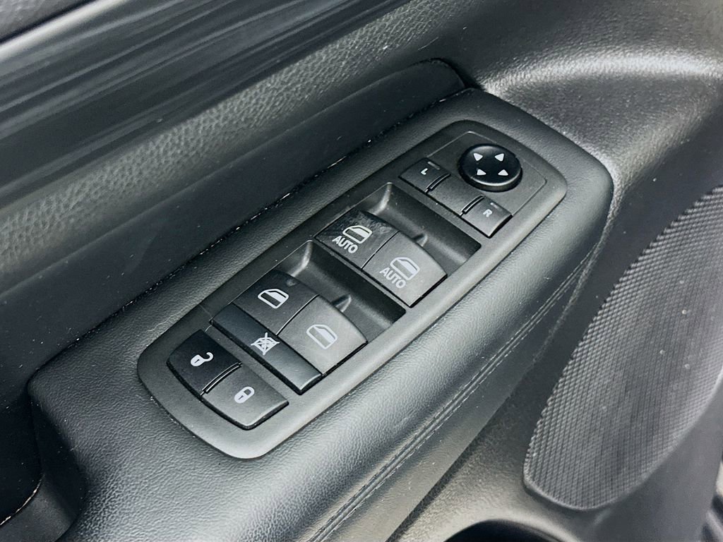 Certified 2021 Jeep Grand Cherokee Laredo w/ Security & Convenience Group image 24