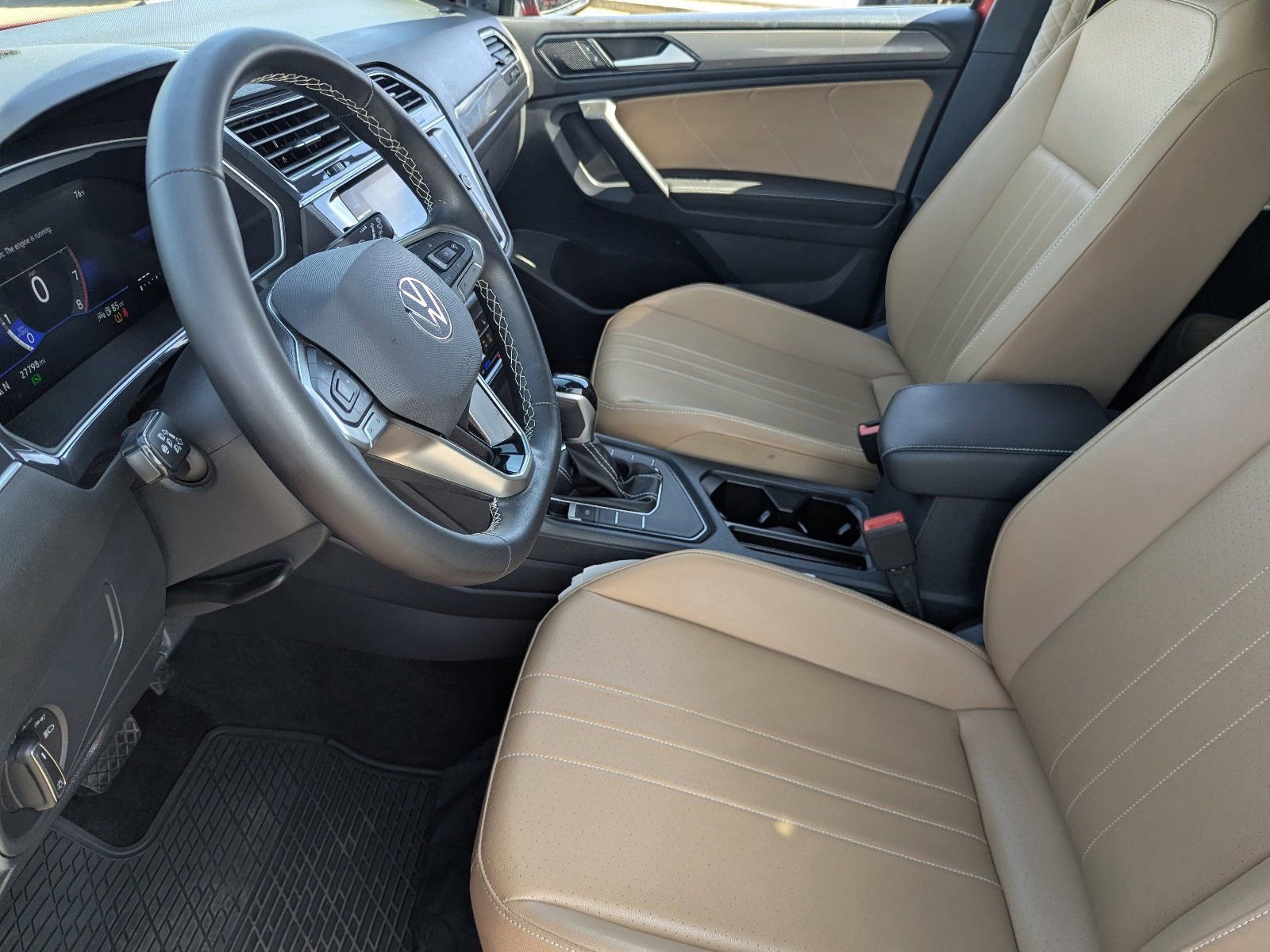 Used 2024 Volkswagen Tiguan SE FWD image 23