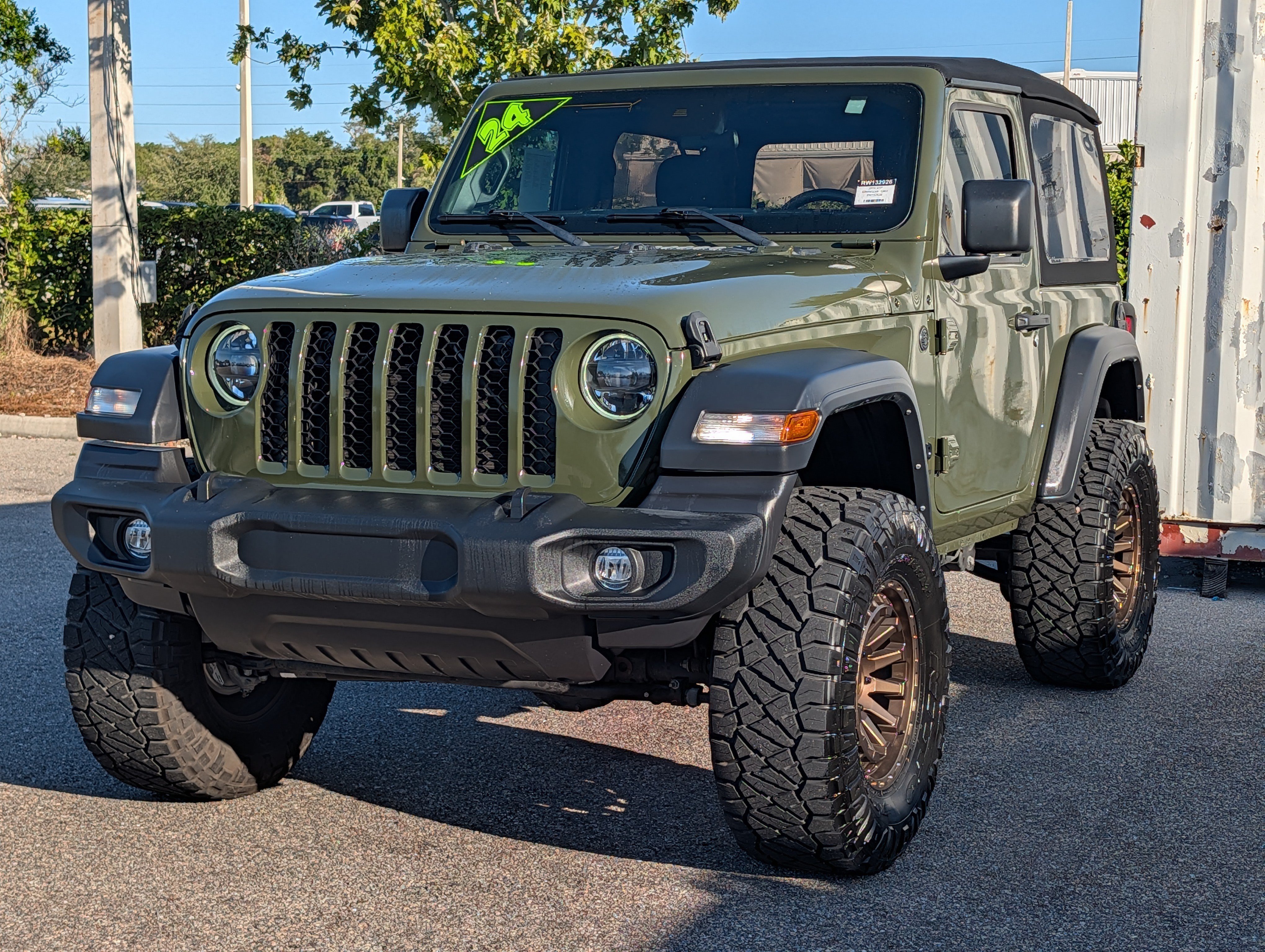 Used 2024 Jeep Wrangler Sport AWD/4WD image 8