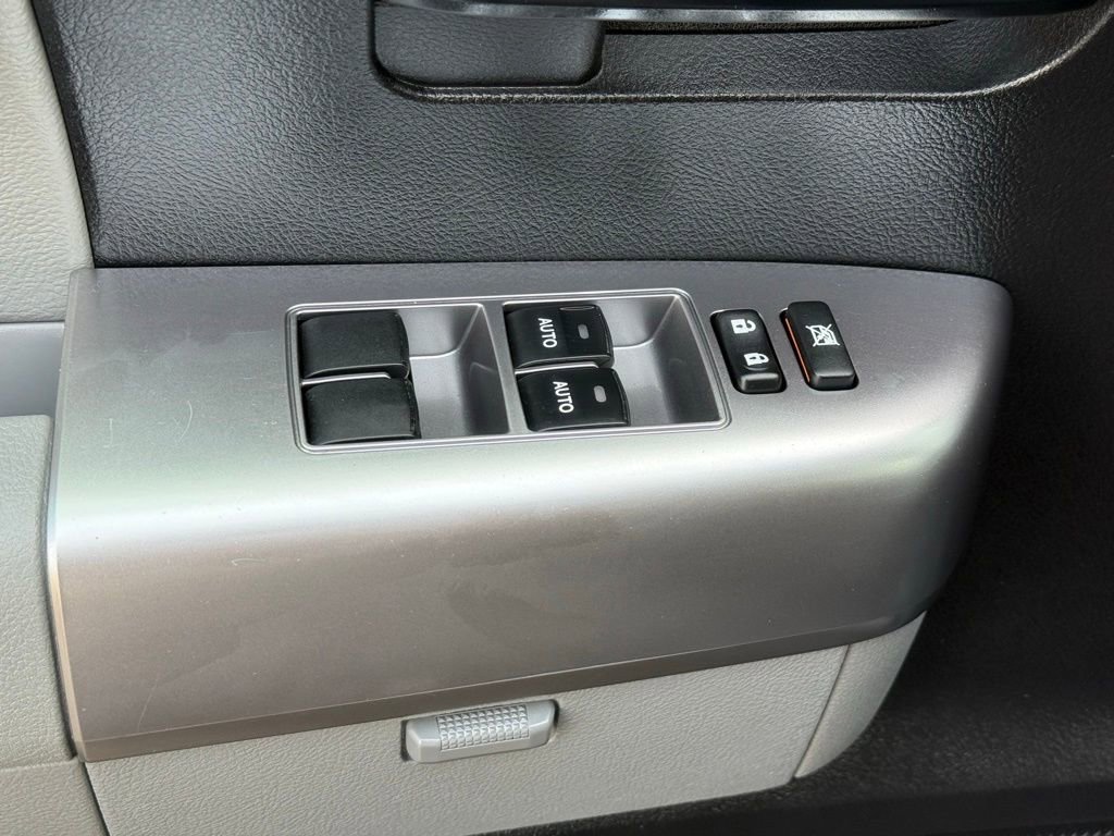 Used 2019 Toyota Sequoia SR5 AWD/4WD image 12