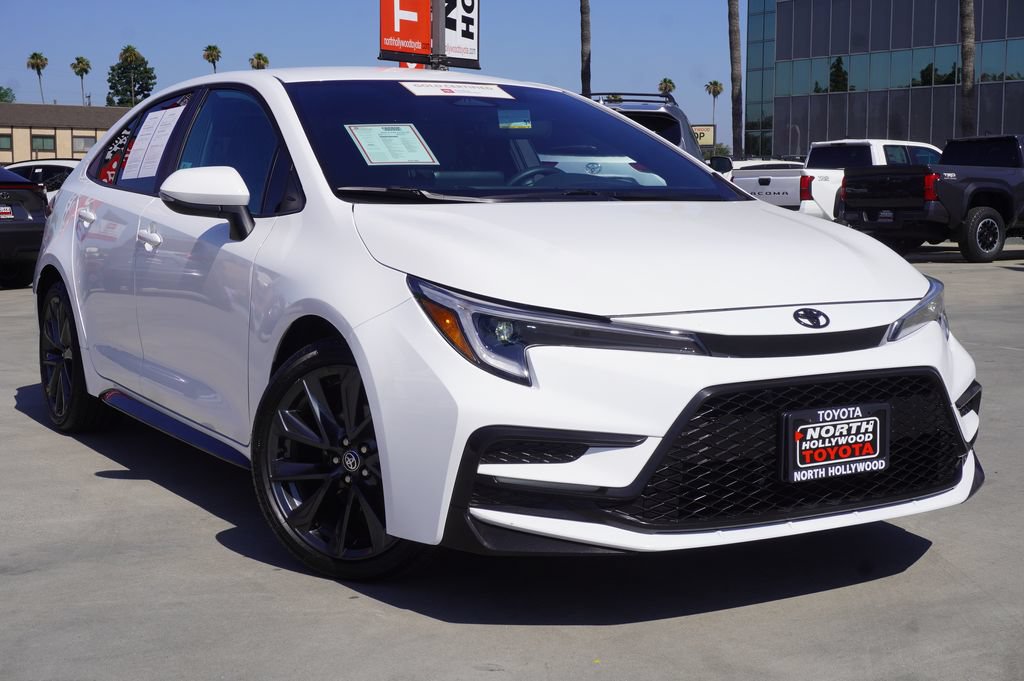 Certified 2025 Toyota Corolla SE FWD image 2