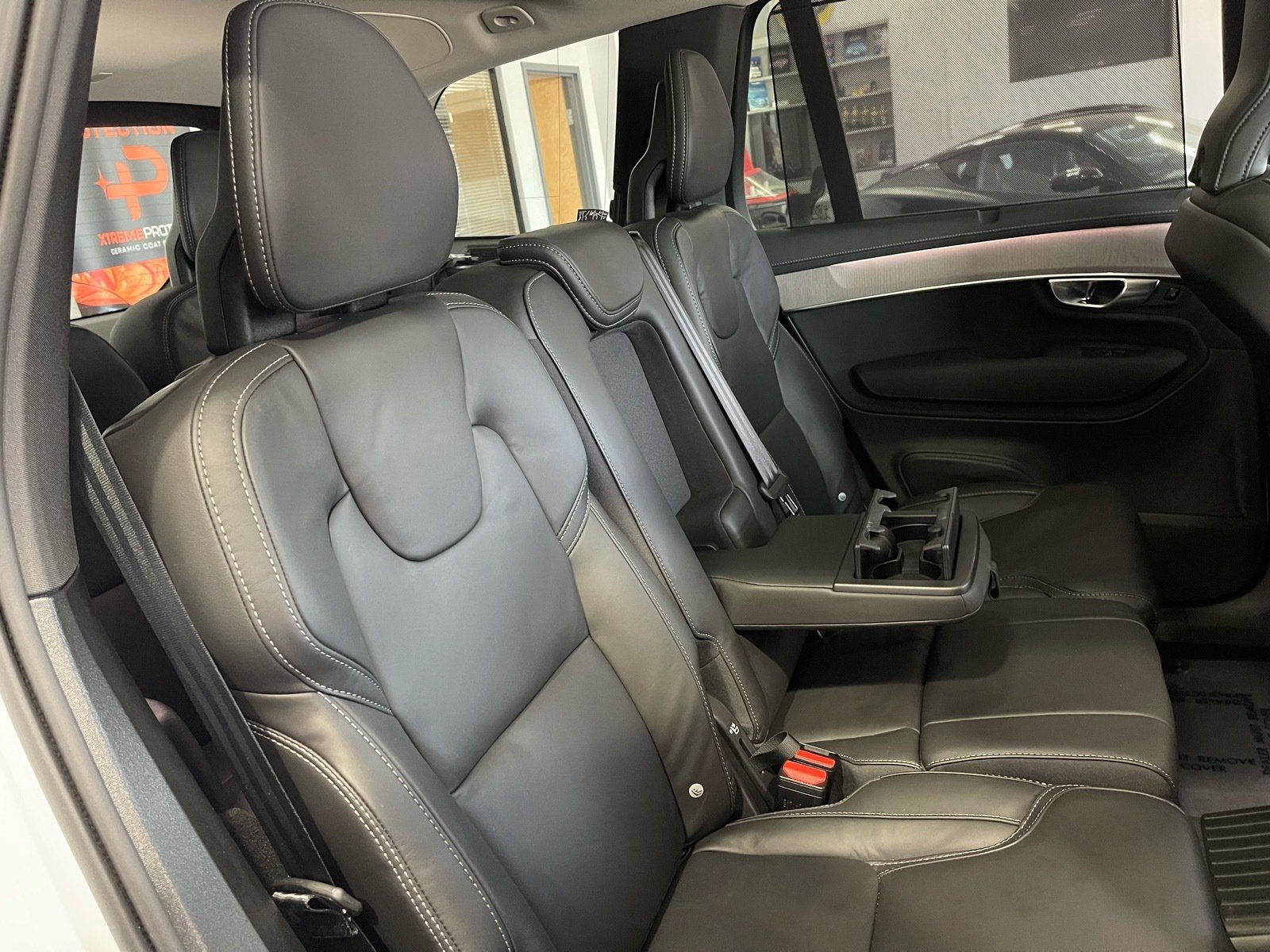 Used 2025 Volvo XC90 T8 Ultra w/ Protection Package Premier AWD/4WD image 47
