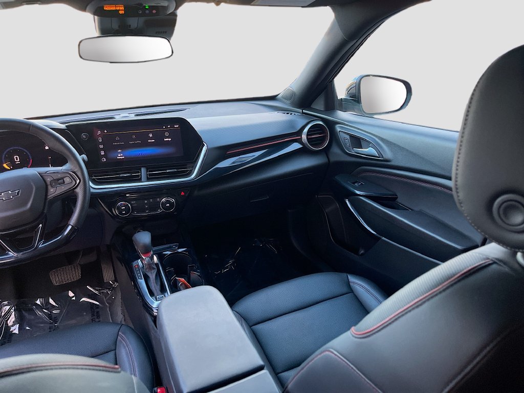 Used 2025 Chevrolet Trax RS w/ Driver Confidence Package FWD image 22